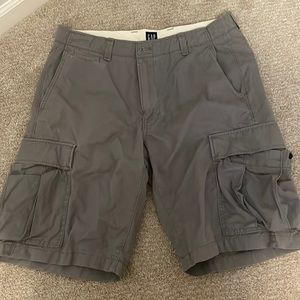 Gap cargo shorts size 32 waist